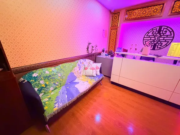 Reception lounge with waiting sofa